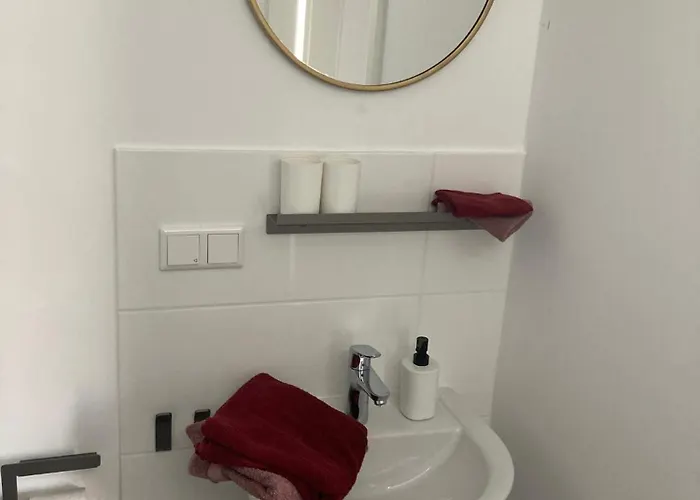 Schief & Schoen Szálloda 3*